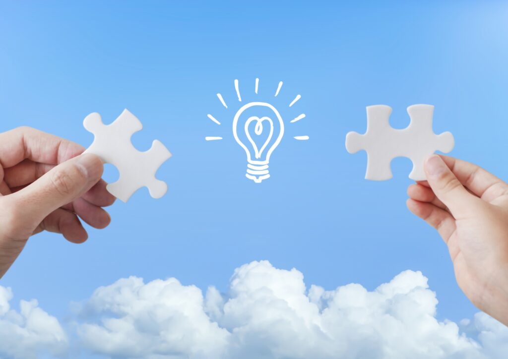 パズルのピースがはまるイメージ